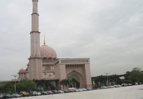 Cháy tour ngoại chơi Tết