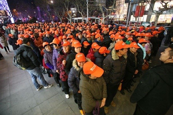 Trung Quốc: Hỗn loạn ngày bán iPhone 4S