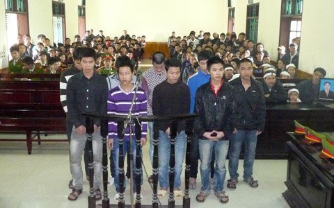 Xử người cùng xã, nhóm 9X lĩnh 107 năm tù