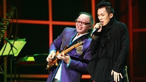 Tùng Dương biểu diễn cùng 