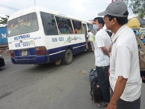 Qua mặt thanh tra, xe dù 'đại náo' QL1