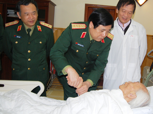 Sức khỏe Đại tướng Võ Nguyên Giáp ổn định