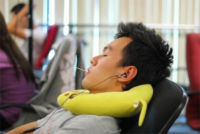 Người Việt ngậm tăm