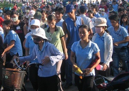 Rớt nước mắt Tết buồn của công nhân xa xứ