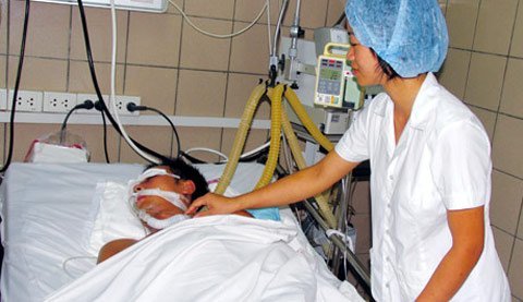 Cảnh giác với ngộ độc rượu dịp Tết