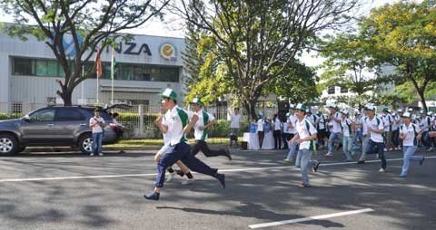 Nhân viên Wipro Unza Việt Nam chạy bộ gây quỹ từ thiện