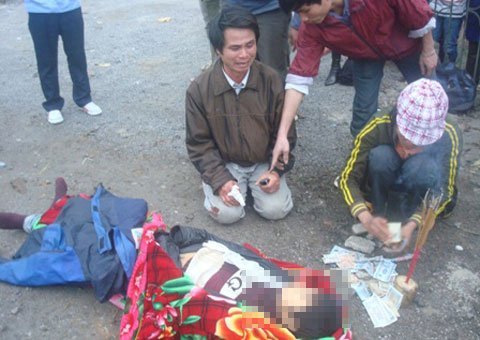 Nhồi nhét, khách chết trên xe vì ngạt?