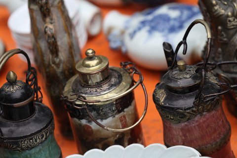 Độc đáo chợ đồ cổ cuối năm trên vỉa hè Hà Nội