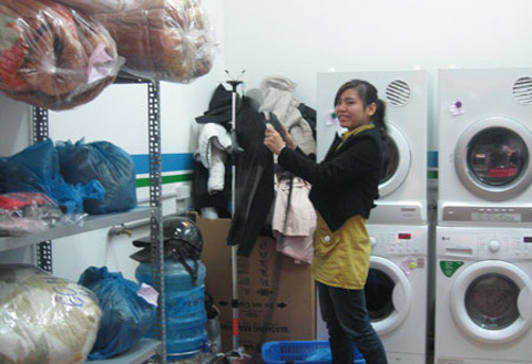 Cuối năm, dịch vụ giặt là than trời vì... đông khách
