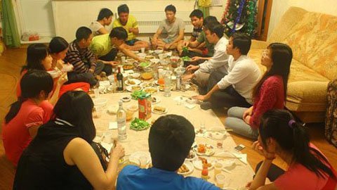 Ngậm ngùi nhớ Tết cô đơn