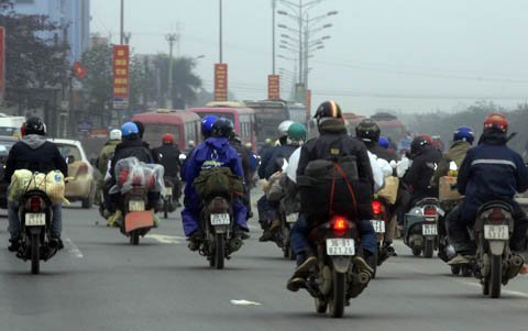 Nhọc nhằn trở lại Thủ đô sau Tết