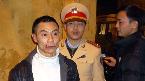 Bắt 2 đối tượng đi xe máy mang 800 viên ma túy