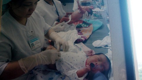 6 ngày Tết, 13.450 'rồng con' chào đời