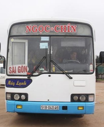 Phát hiện xe khách 46 chỗ, chở 80 người