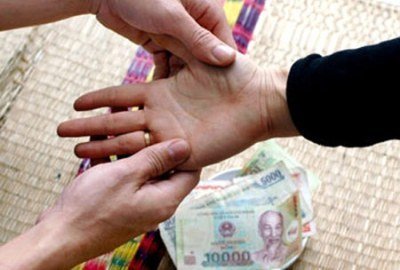 Đầu năm, gom góp “đô” đi xem bói