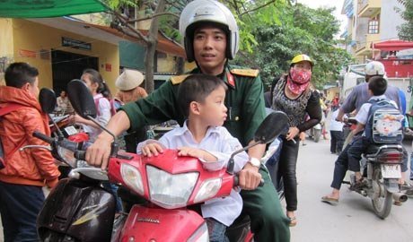 Đổi giờ học, giờ làm: Loay hoay ứng phó