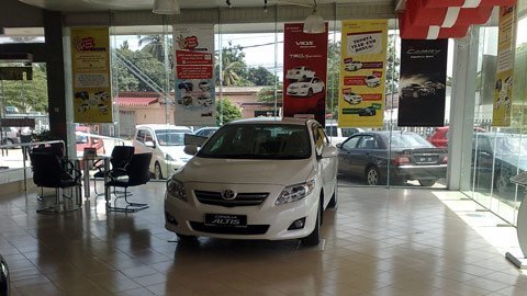 Thị trường ôtô đóng băng, DN giảm sản xuất