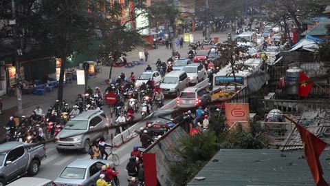 Đón con tan học muộn chiều nay