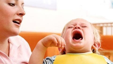 'Con thấy bất công khi mẹ xuất sắc...'