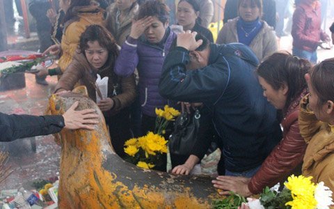 Lễ chùa bằng dầu gió, Berberin, thịt lợn sống