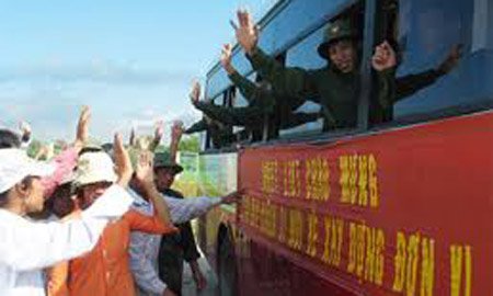 Mùa xuân hát khúc lên đường