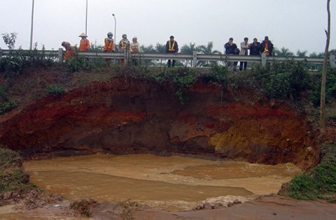 Mất nước nhiều ngày, dân loay hoay ứng phó