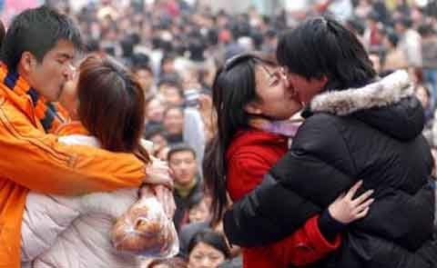 Tại sao không nên hôn vào ngày Valentine?