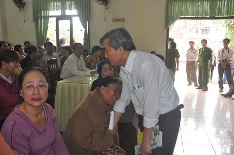 Tiểu thương vụ cháy rụi chợ đòi bồi thường