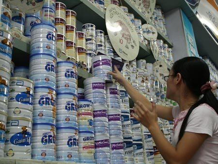 Sữa tăng giá: Chỉ còn biết kêu trời