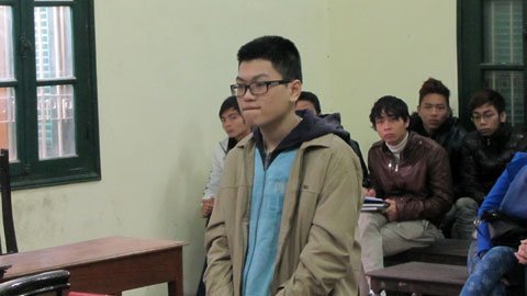 Lĩnh án vì 'trăng mật' với người tình tuổi teen