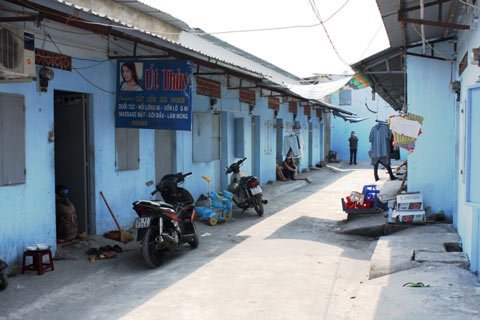 Mâu thuẫn vu vơ, chém chết bạn cùng khu trọ