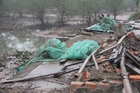 Cảnh sát lại kiểm tra hiện trường vụ cưỡng chế