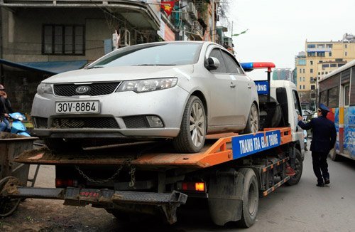 'Trảm' điểm trông xe: Xe nào cũng tóm!