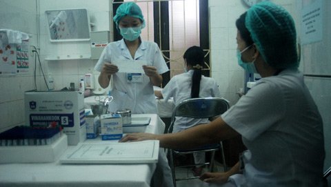 Viện phí tăng không đủ tăng lương cho bác sĩ