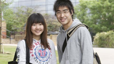 Mở hội săn học bổng, tìm thông tin du học