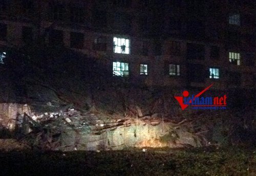 Hà Nội: Sập giàn giáo, nhiều người bị vùi