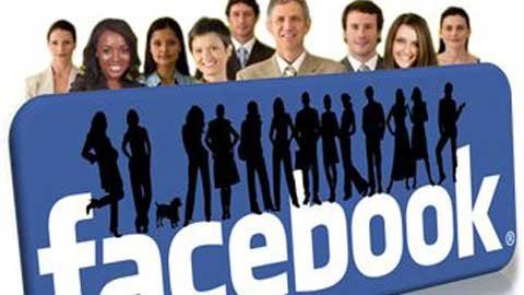 Lướt Facebook, chọn nhân viên