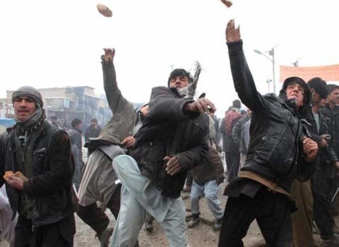 Hình ảnh dân Afghanistan giận dữ vì lính Mỹ đốt kinh Koran