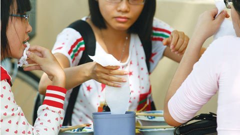 Viêm vùng kín vì giấy vệ sinh