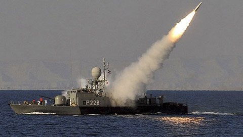 Iran - Mỹ: Muỗi có đốt được voi?