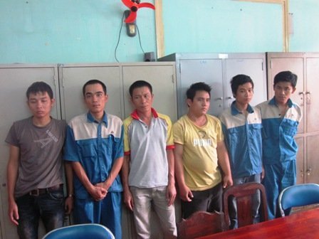 Nhân viên sân bay trộm Iphone của khách