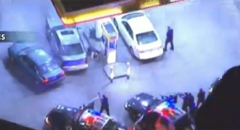 Nổ súng dữ dội tại một trạm xăng