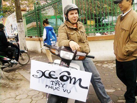 'Xe ôm Tây phục vụ' là rởm