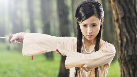 Hotgirl Midu dẹp dư luận để sống