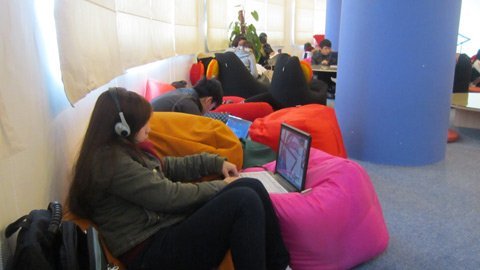 Đại học VN đầu tiên cho phép SV... hôn nhau