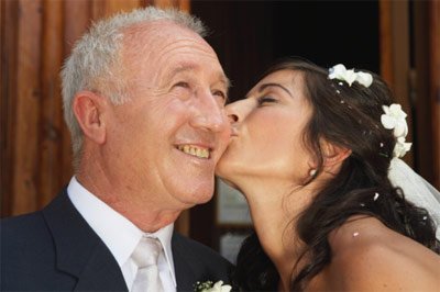 Tôi có nên cưới…bố chồng?