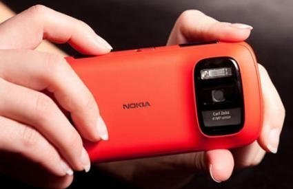 Những smartphone “cá tính” nhất MWC 2012
