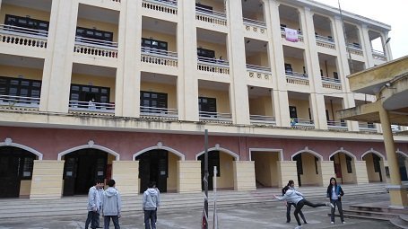 Học sinh trường chuyên Nam Định thắt cổ tự tử