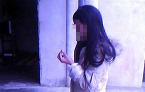 Nữ sinh 13 tuổi mang bầu