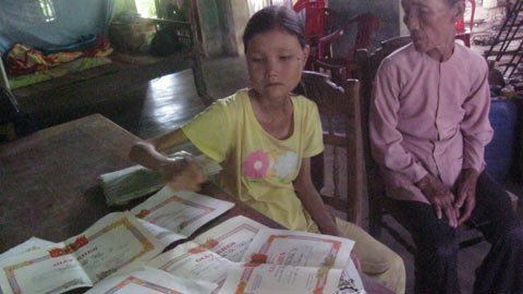 Chuyện buồn của cô gái trẻ biến thành bà già
